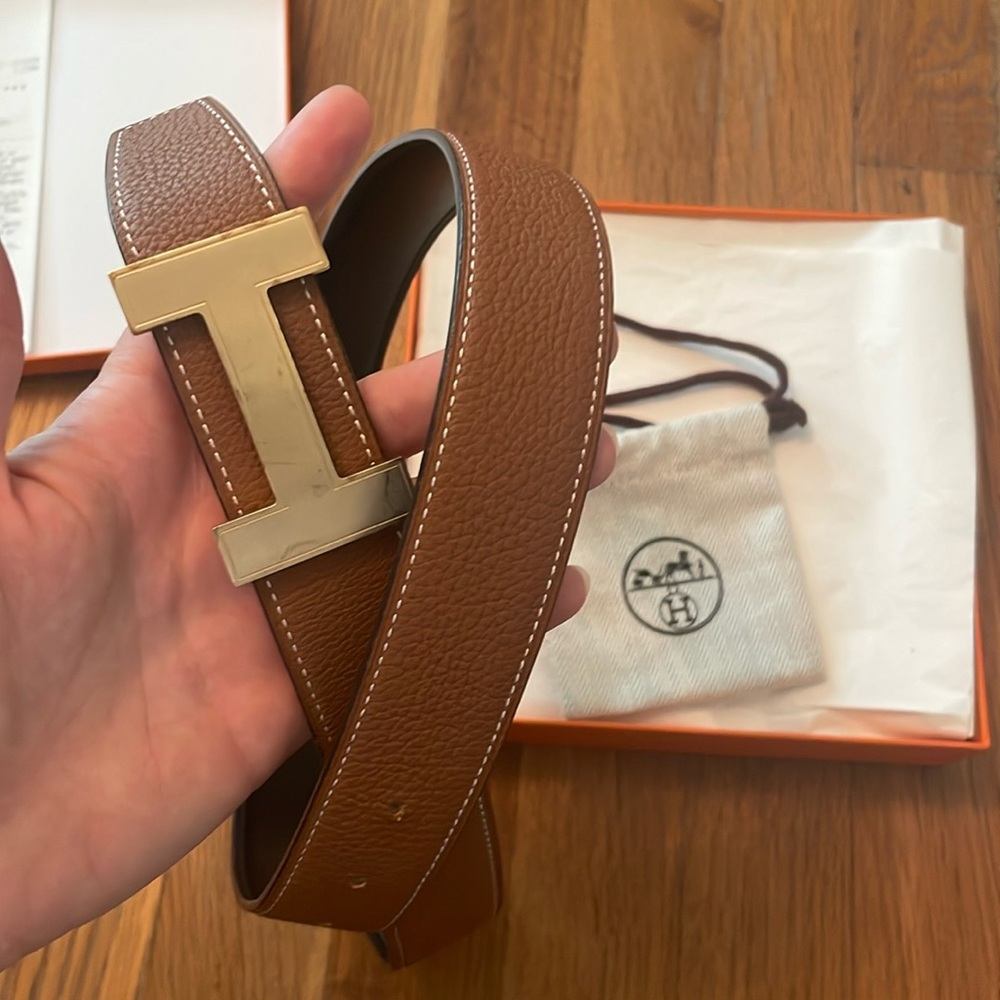 Hermes belt and buckle with reversible strap. Belt is in perfect condition.